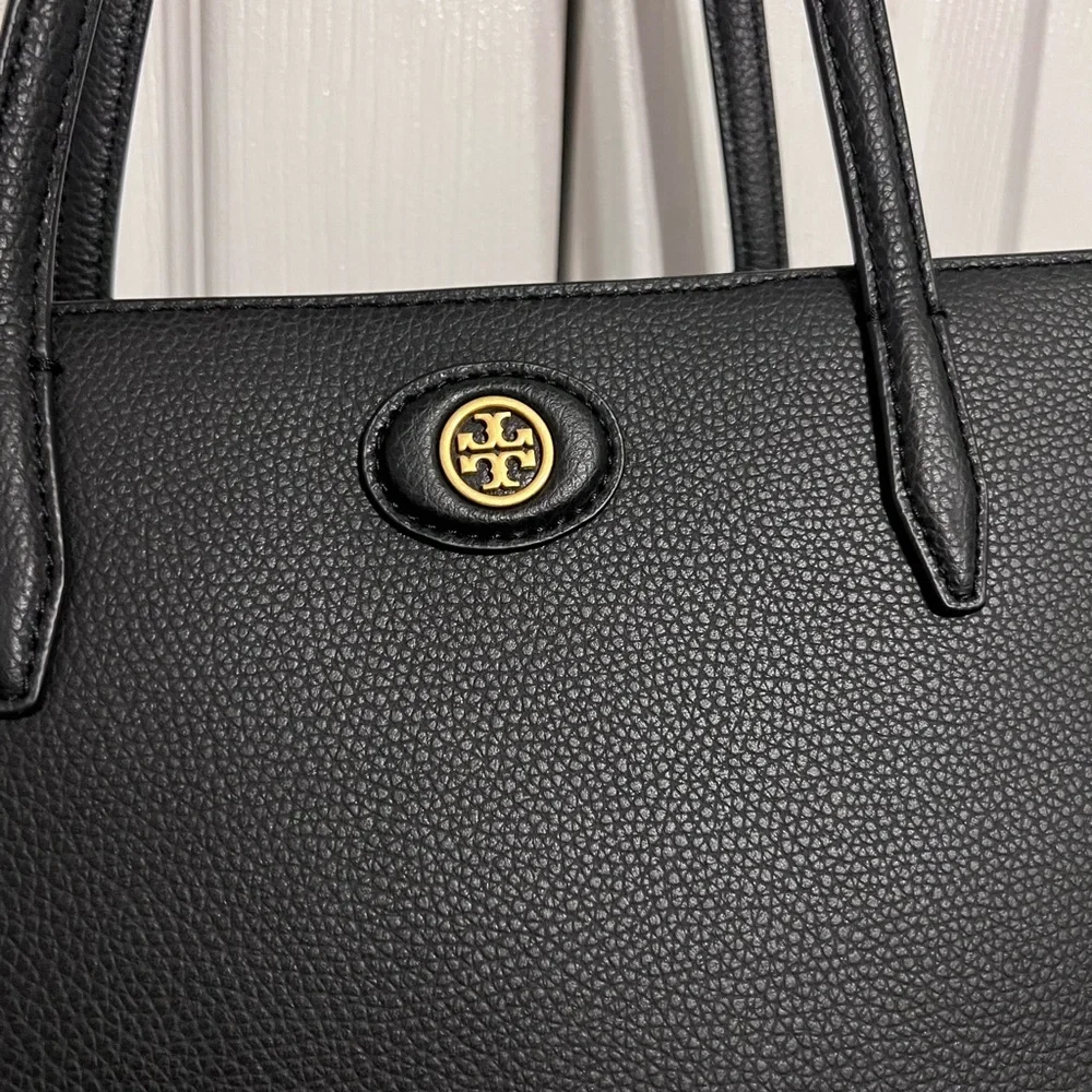 TORY BURCH Robinson Leather Tote. Black. NWOT